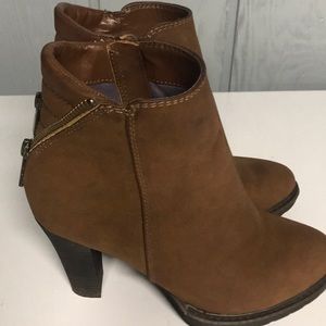 White Mountain Booties Size 7